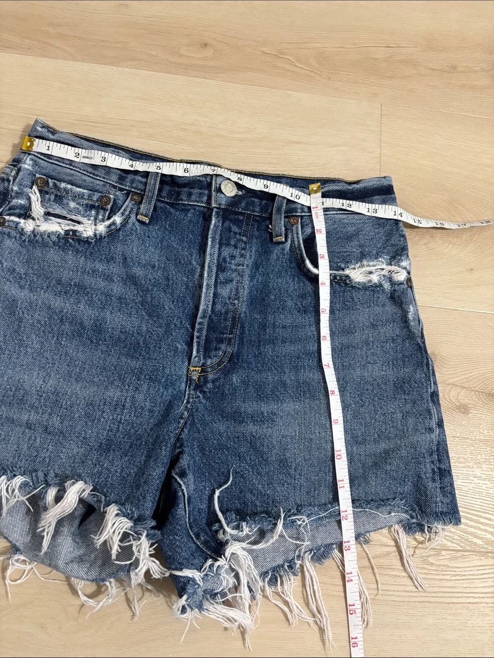 Agolde Los Angeles Washed Blue Distressed High-Rise Denim Shorts size 25 chic